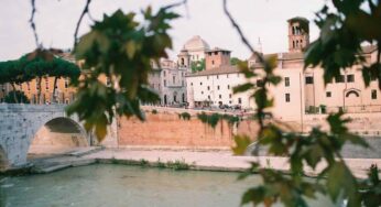 Una diga sul Tevere, i cittadini sorpresi: non si era mai vista prima