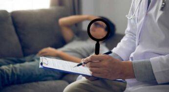 Sei in malattia e aspetti il medico fiscale: quando arriva e cosa succede se non ci sei